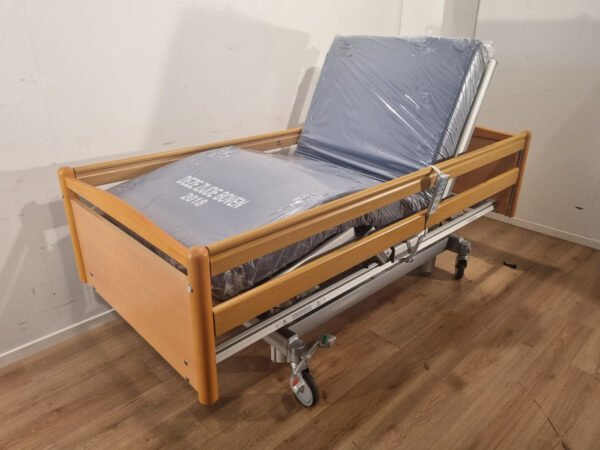 volker 3 section full option electric hospital bed