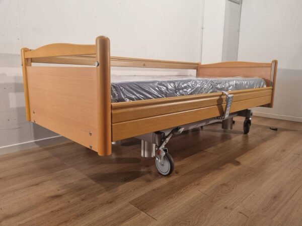 volker 3 section full option electric hospital bed