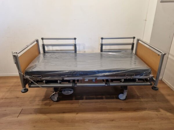 stiegelmeyer avanta pi bv 3 section electric hospital bed #28