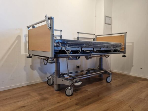 stiegelmeyer avanta pi bv 3 section electric hospital bed #28