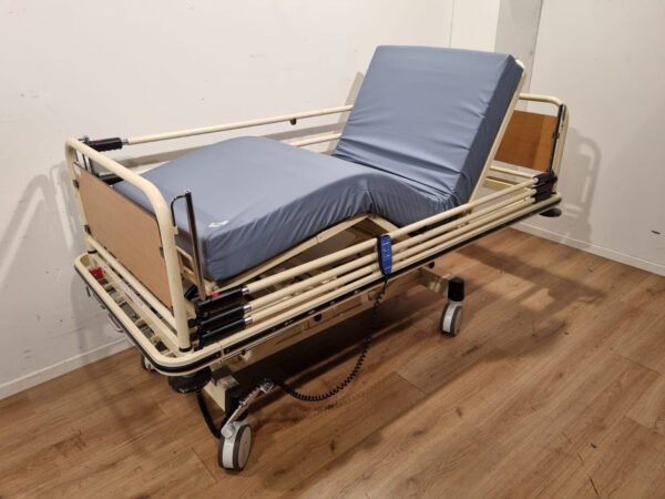 oostwoud opticare nova 3 section electric hospital bed #11