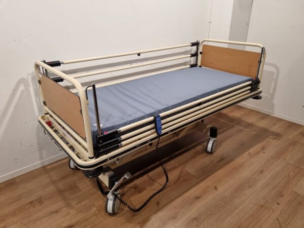 oostwoud opticare nova 3 section electric hospital bed #11