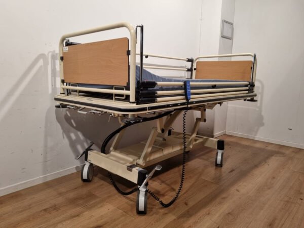 length 223 cm width 100 cm height 78 cm minimum height 41 cm weight 203 kg mattress size 80 x 195 cm electric electric section 3 section central brake system yes availability in stoc