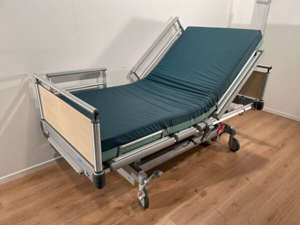 volker (s961 1) 3 section electric hospital bed #00g