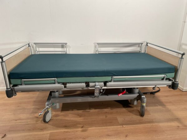 volker (s961 1) 3 section electric hospital bed #00g