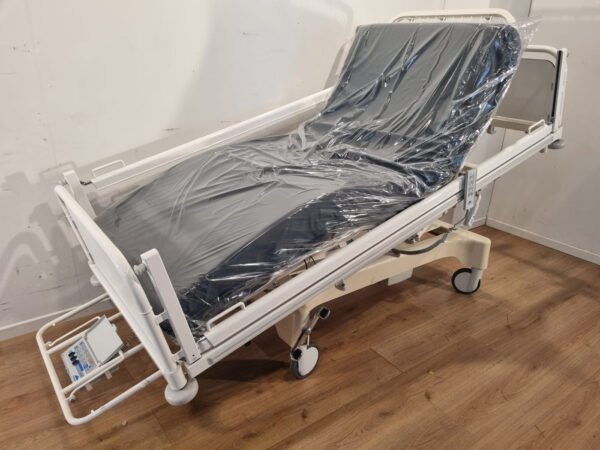 stiegelmeyer vivendo (146352) 3 section electric hospital bed #27a