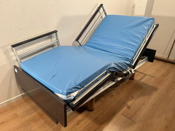 volker 3 section full option electric hospital bed #35a