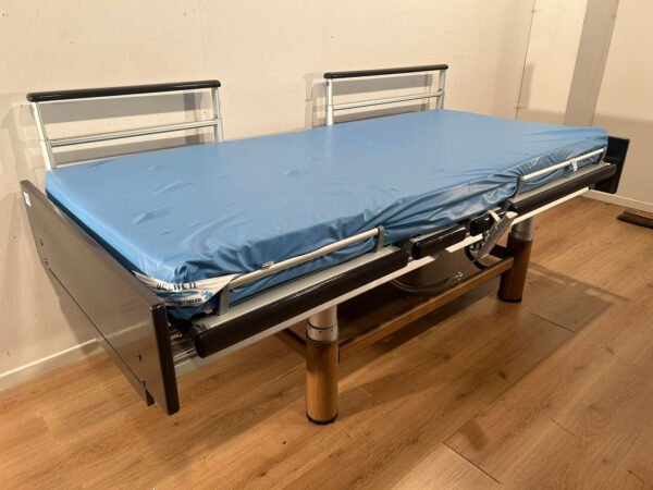 volker 3 section full option electric hospital bed #35a