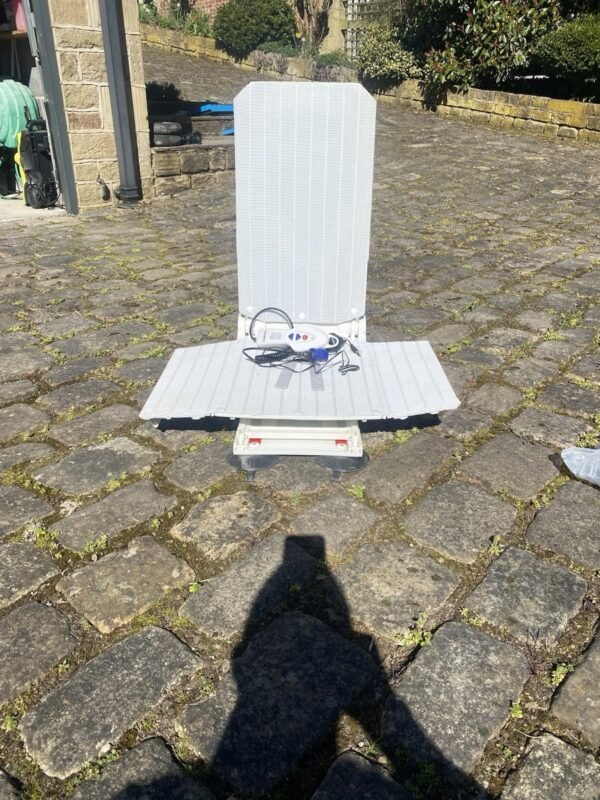 aquatec orca bath lift with operating instructions