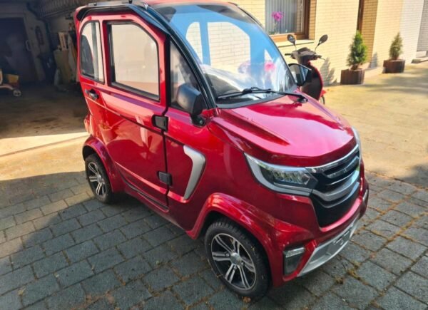 Madat 05 White E Cabin Scooter 45 Km/H 100 Ah Lithium Battery Up To 120 Km Range - Image 3