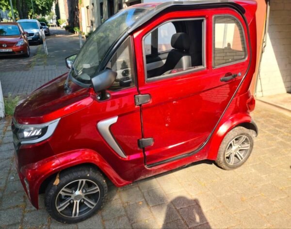 Madat 05 White E Cabin Scooter 45 Km/H 100 Ah Lithium Battery Up To 120 Km Range - Image 8