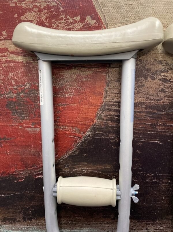 mckesson youth crutches aluminum frame push button underarm up to 300lbs 4" 4'6"