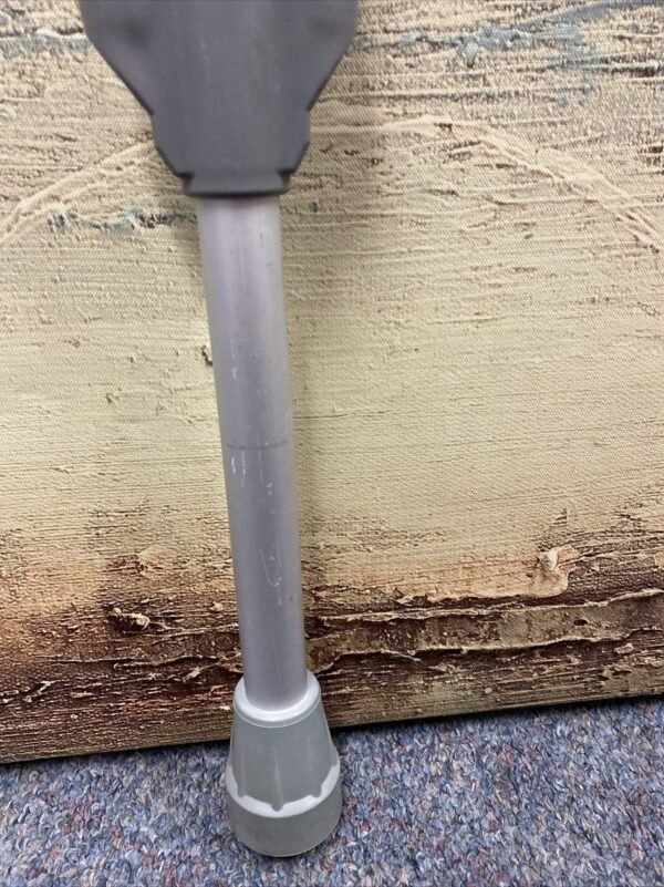 mckesson youth crutches aluminum frame push button underarm up to 300lbs 4" 4'6"