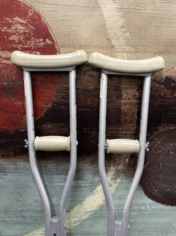 mckesson youth crutches aluminum frame push button underarm up to 300lbs 4" 4'6"