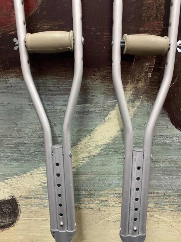 mckesson youth crutches aluminum frame push button underarm up to 300lbs 4" 4'6"