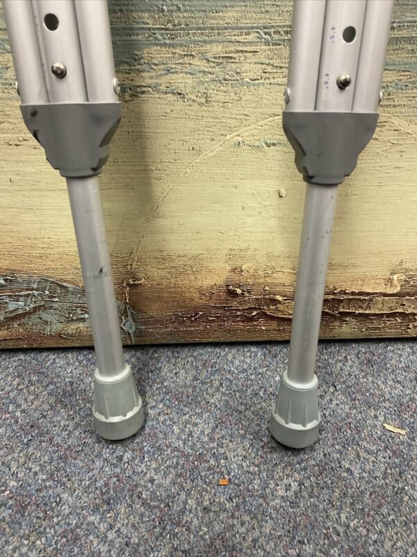 mckesson youth crutches aluminum frame push button underarm up to 300lbs 4" 4'6"