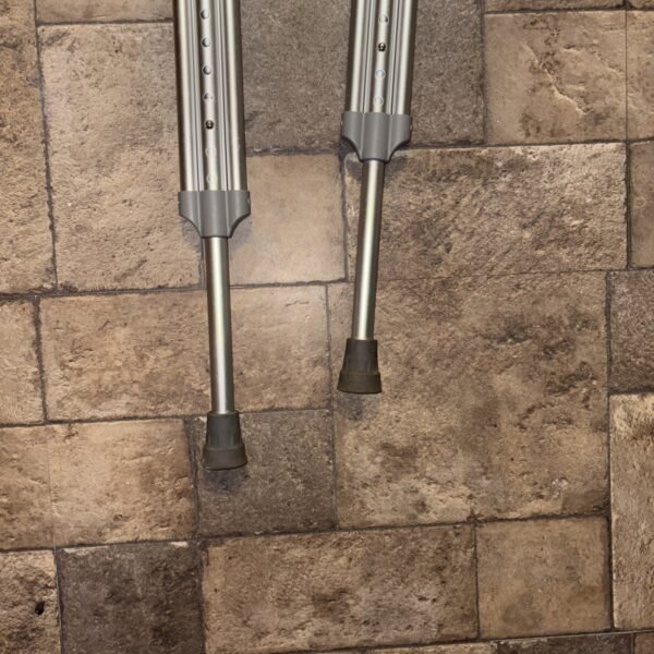 gray crutches for walking height from 5”2 5”10 weight up to 300lbs used few times great condition