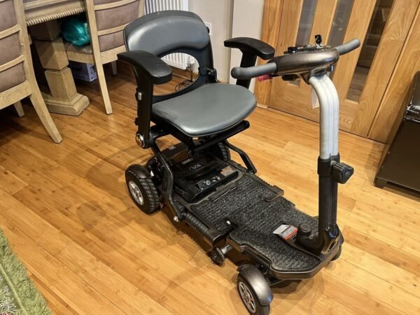 tga minimo plus 4 is a lightweight, folding mobility scooter