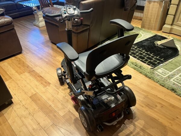 tga minimo plus 4 is a lightweight, folding mobility scooter