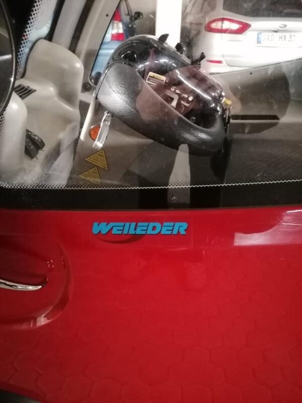 the shoprider flagship enclosed mobility scooter, model 889 xlsn