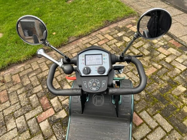 gatsby x is a luxurious mobility scooter