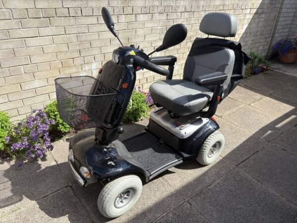 shoprider cadiz is a class 3, 8 mph road legal mobility scooter