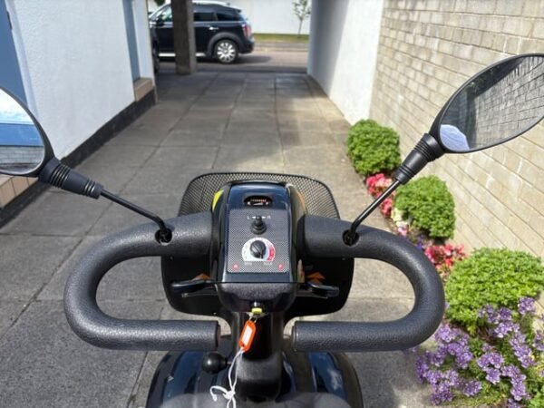 shoprider cadiz is a class 3, 8 mph road legal mobility scooter