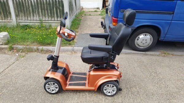 komfi rider 8000 is a sleek and compact 8mph mobility scooter
