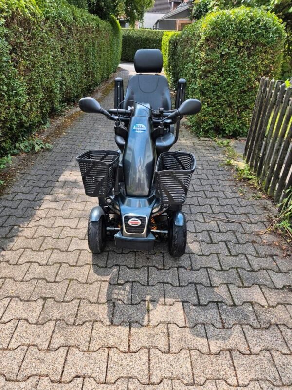 the fr1. the luxury scooter
