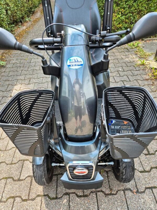 the fr1. the luxury scooter